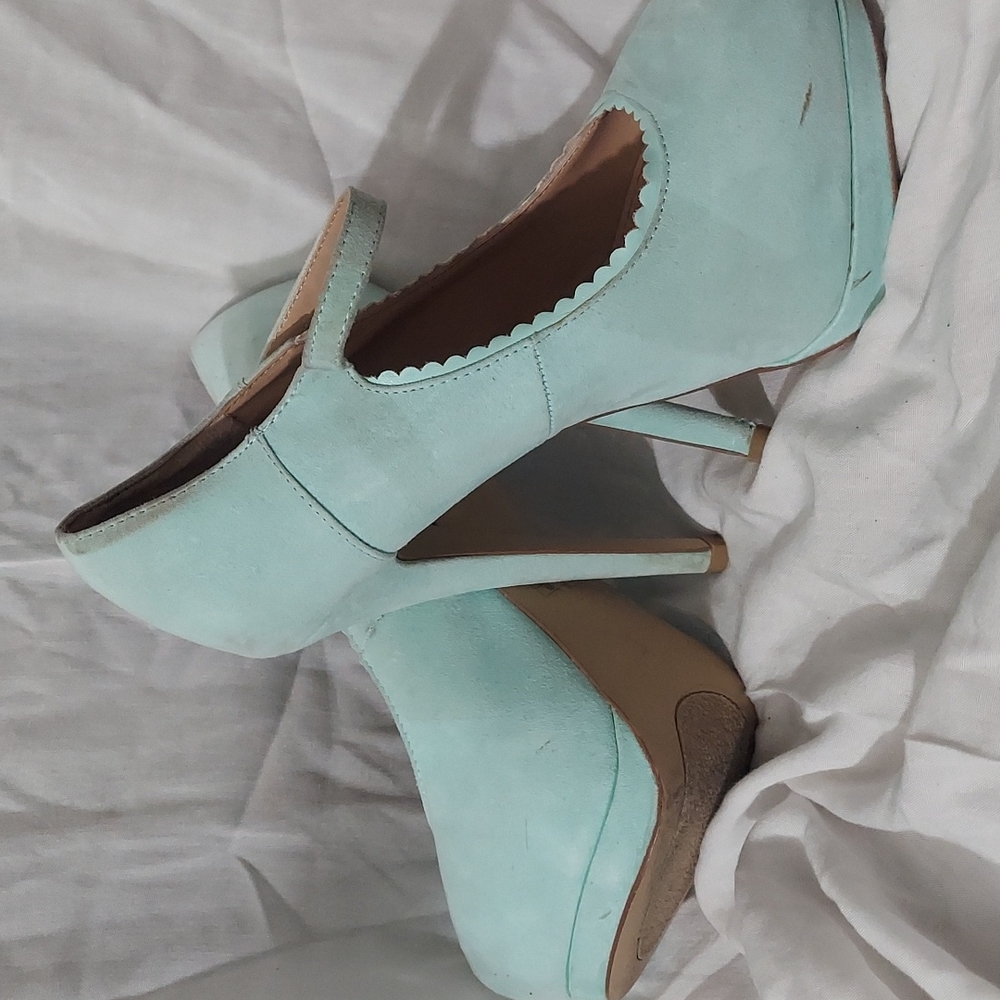 Size 7 seafoam heels
